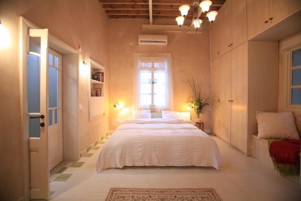 Four Hearts - Acre'S Sea Side Suite Cameră foto